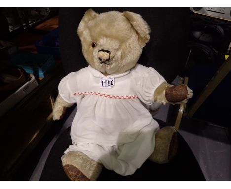 Vintage teddy bear, H: 46 cm. P&amp;P Group 2 (£18+VAT for the first lot and £3+VAT for subsequent lots) 