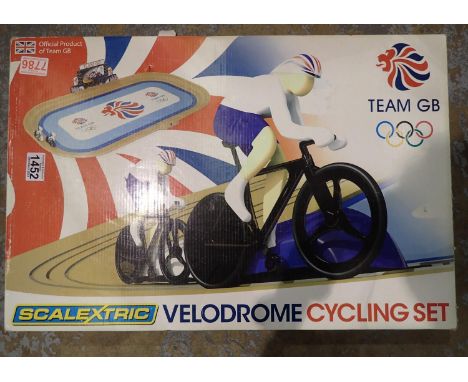 Scalextric Velodrome Cycling set. P&amp;P Group 3 (£25+VAT for the first lot and £5+VAT for subsequent lots) 