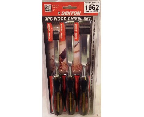 New and unused three piece wood chisel set. P&amp;P Group 1 (£14+VAT for the first lot and £1+VAT for subsequent lots) 