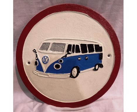 Cast iron VW camper plaque, W: 30 cm. P&amp;P Group 1 (£14+VAT for the first lot and £1+VAT for subsequent lots) 