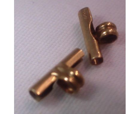 0.65g of 9ct gold. P&amp;P Group 1 (£14+VAT for the first lot and £1+VAT for subsequent lots) 