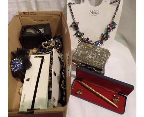 Quantity of mixed collectables to include costume jewellery etc. P&amp;P Group 2 (£18+VAT for the first lot and £3+VAT for su