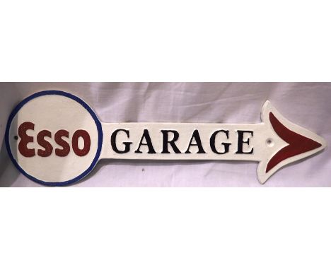 Cast iron Esso garage arrow sign, W: 40 cm. P&amp;P Group 1 (£14+VAT for the first lot and £1+VAT for subsequent lots) 