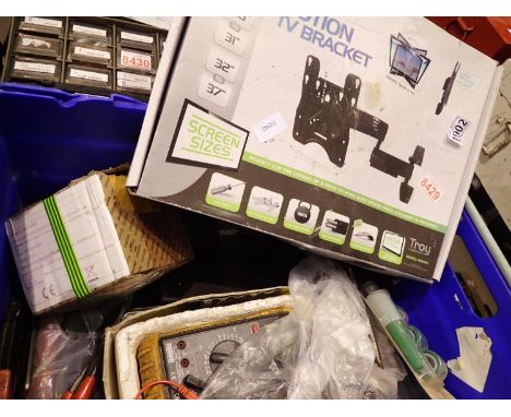 Mixed tools and DIY items including a Troy full motion TV bracket, bulkhead light etc. All electrical items in this lot have 