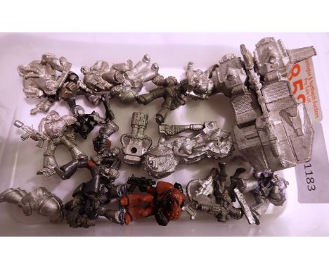 Small quantity of Warhammer 40,000 metal figures, mostly unpainted. P&amp;P Group 1 (£14+VAT for the first lot and £1+VAT for