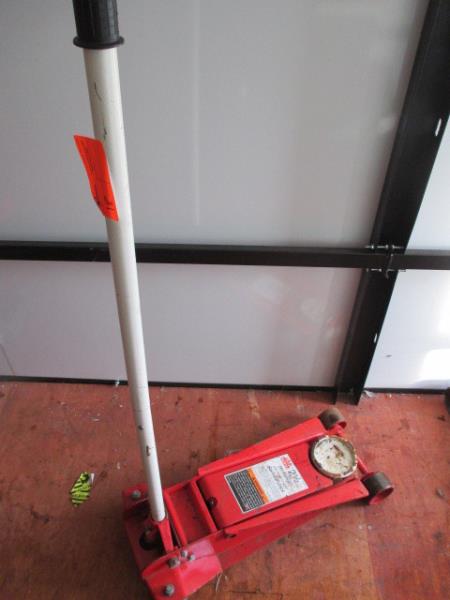 Mac Tools 2 1 2 Ton Hydraulic Service Jack One Pump To Load Red