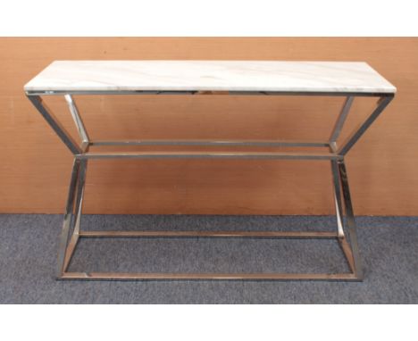 A marble-topped chrome console table - the rectangular top on an open framed chrome base. (LWH 120 x 40 x 74.5 cm)