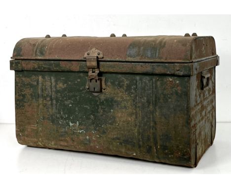 A vintage dark green painted tin trunk - early 20th century, paint loss and surface rust. (LWH 62.25 x 40.5 x 38.5cm)