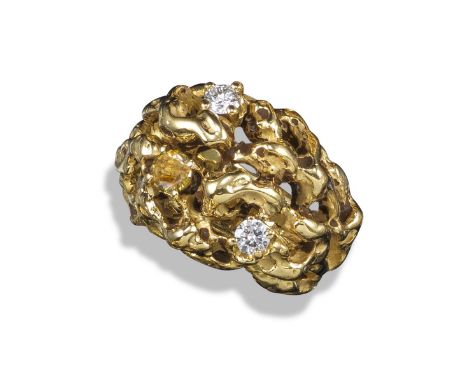 A yellow gold stylised lattice-work ring by Arthur King, set with two white and one yellow round brilliant-cut diamonds, sign