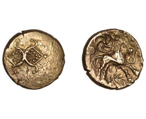 British Iron Age, TRINOVANTES, Addedomaros (45-25 BC), gold Stater, two opposed crescents in plain field, pellets and lines w