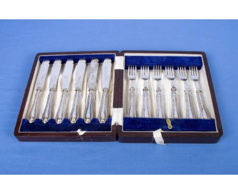 A cased set of six silver fish cutlery marks for Sheffield, William Needham 1919. 370gms.  One fork and one knife need repair