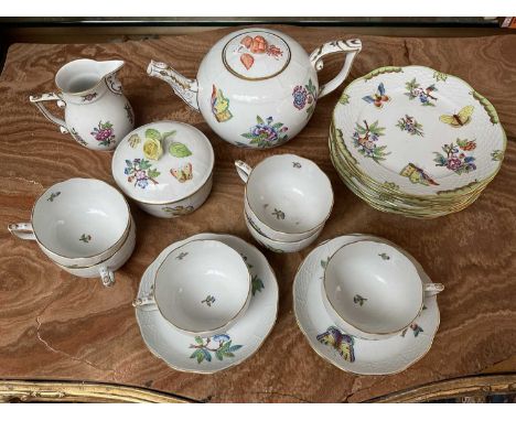 Herend teaset in the Queen Victoria pattern, for six settings, including teapot and cover sugar bowl and cover and milk jugAl