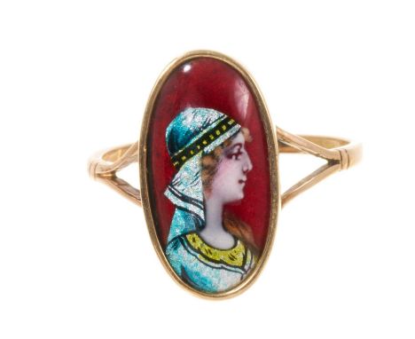 Antique French Limoges enamel ring, the oval panel depicting a portrait of a lady, signed to the reverse, in gold mount. Ring