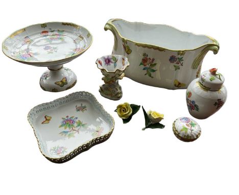 Group of Herend Queen Victoria pattern tablewares including jardinière, tazza, galleried tray, caddy and cover, pedestal salt