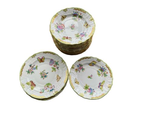 Set of fourteen Herend Queen Victoria pattern dinner saucer dishes, 16cm diameter, a mixture of English and American pattern 
