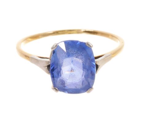 Cornflower blue sapphire ring with a cushion cut sapphire measuring approximatley 11.8mm x 9.4mm x 5.3mm, in four claw platin