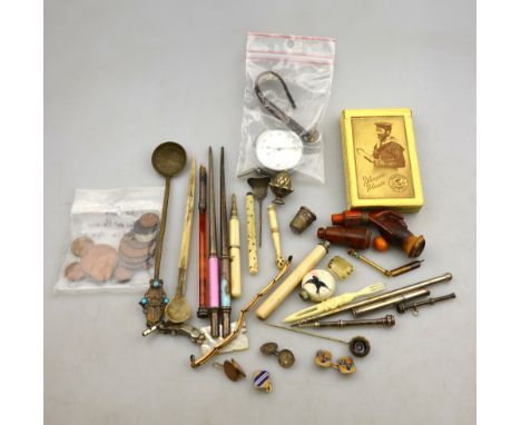 A small quantity of collectables, including agate, silver, enamel, bone and ivory pens and pencils, watches, cheroot holder, 