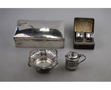 An engraved silver vesta case, Birmingham 1921, to/w a hip-flask, cream jug, pint mug, napkin rings, etc. (box)