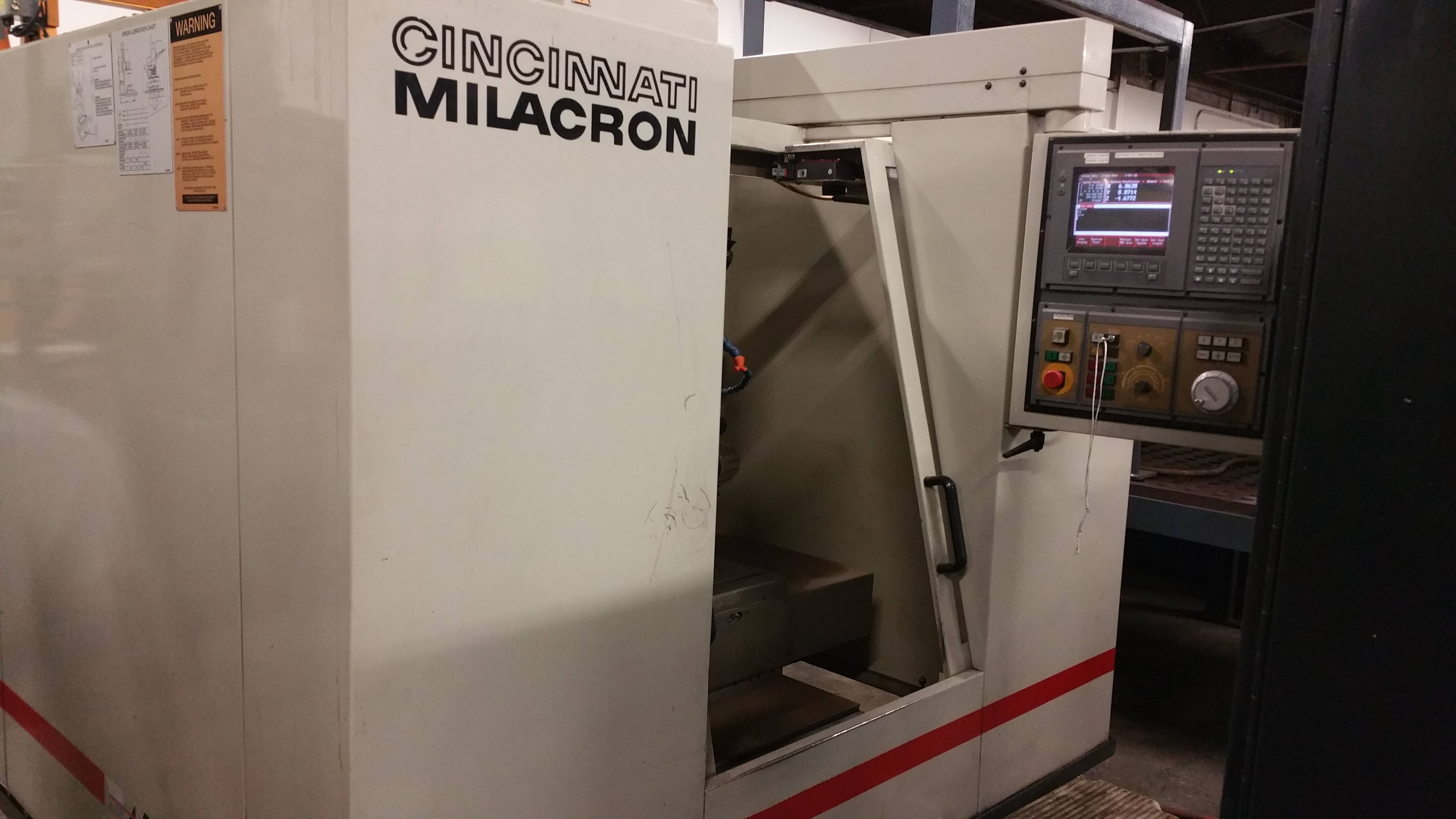 Lot 227 - Cincinnati Milacron Arrow 500 model ERE CNC Vertical Machining  Center - 20 X
