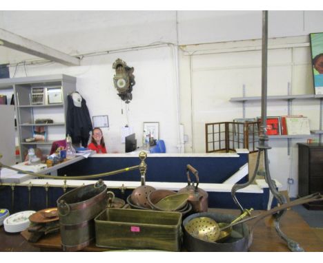 A mixed lot of copper and brassware to include a brass standard lamp in Art Nouveau style, a copper kettle and other items 