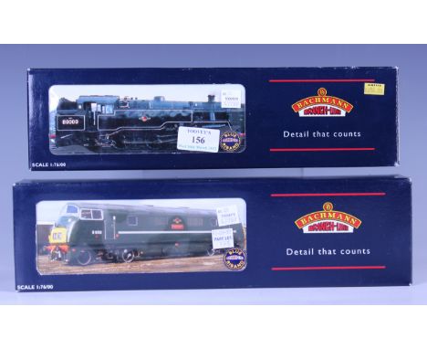 A Bachmann Branch-Line gauge OO No. 32-055 Class 42 Warship diesel D800 'Sir Brian Robertson' in BR green and a No. 32-352 St