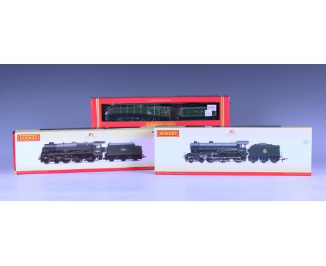 A small collection of Hornby gauge OO railway items, comprising DCC Ready R.3700 Southern Railway 2-Bil, R.369A BR Class 110 