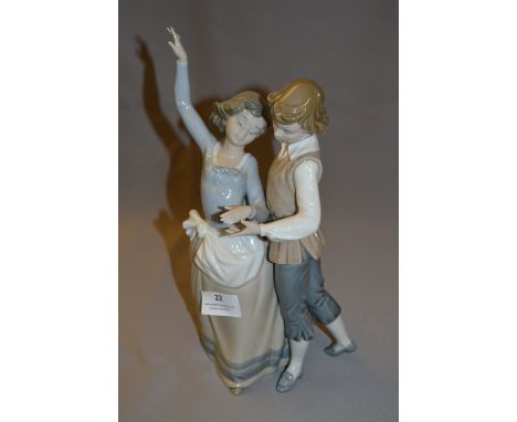 Nao Lladro Figurine - Dancing Couple