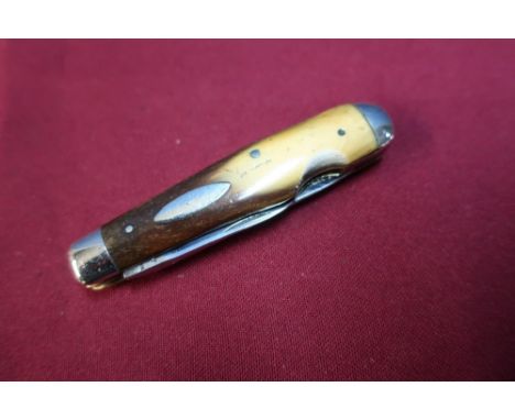 Vintage two bladed pocket knife by E.Gillott and Son Nottingham with two piece horn grips 