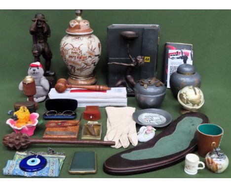 Sundry lot Inc. pewter, treen, money bank, table lighter, etc

all used and unchecked 