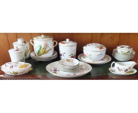 Quantity of Royal Worcester Evesham dinnerware

All in used condition, unchecked 