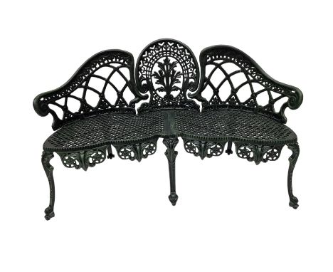 Victorian design cast aluminium garden bench in dark green finishDimensions: Height:&nbsp;80cm&nbsp; Length/Width:&nbsp;125cm