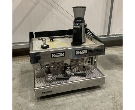 Adexa - commercial coffee machine with grinder and accessories Dimensions: Height:&nbsp;50cm&nbsp; Length/Width:&nbsp;67cm&nb