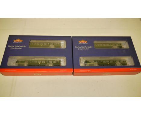 Bachmann 00 Gauge BR green Derby Lightweight 2-Car DMU Sets, 32-515 with yellow warning panels and 32-516 with speed whiskers