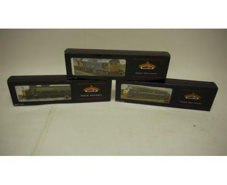 Bachmann 00 Gauge Diesel Locomotives, 32-057 Warship Class 42 BR blue D870 'Zulu', 32-477 Class 40 BR green D325 and 32-402 C