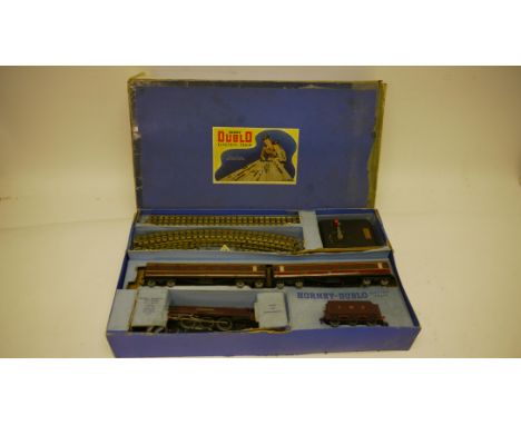Hornby Dublo 00 Gauge 3-Rail EDP2 Passenger Train Set, comprising LMS maroon 'Duchess of Atholl', two coaches, track, control