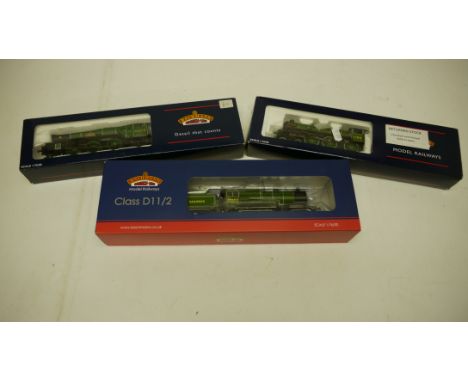 Bachmann 00 Gauge LNER and BR  green Steam Locomotives and Tenders, 31-560 Darlington green Class V2 4806 'The Green Howard',