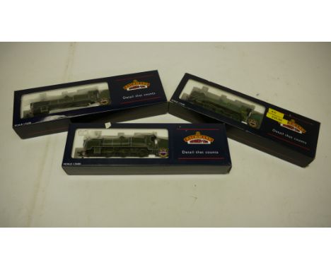 Bachmann 00 Gauge Southern green N Class Locomotives, 32-153 1824, 32-163 1401 (one step broken) and 32-155 1864, all in orig