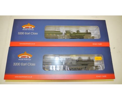 Bachmann 00 Gauge Earl Class 9003 Locomotives, 31-085 BR weathered black 9022 and 31-087DC GWR green 3200, both in original b