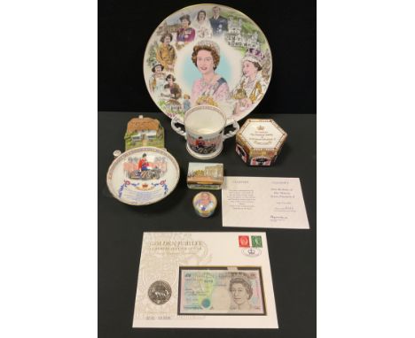 A Royal Crown Derby limited edition hexagonal trinket box and cover, HRH Queen Elizabeth II Diamond jubilee , 185/500;  pair 