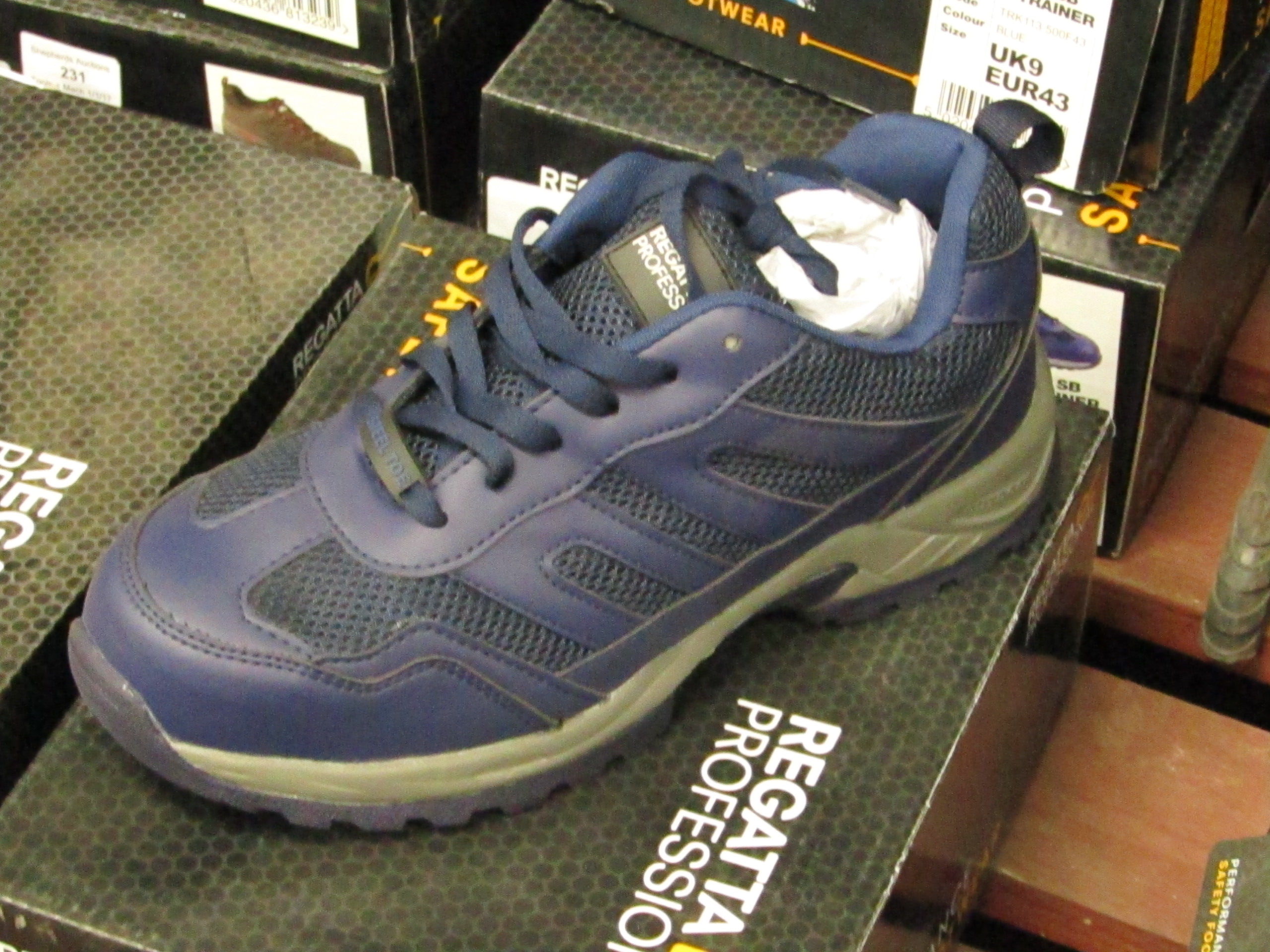 mens safety trainers size 9