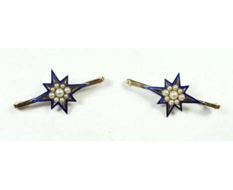 Two Victorian 9 carat gold star form bar brooches with blue enamel decoration - 6.5g