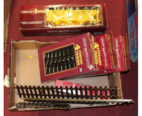 A tray containing Bachmann Big Haulers G-scale boxed rolling stock together with a small quantity of boxed and loose track