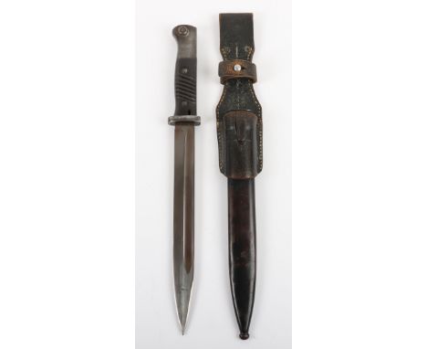 WW2 German K98 Combat Bayonet, fine example of a matching numbers K98 combat bayonet with two piece bakelite slab grips, stee