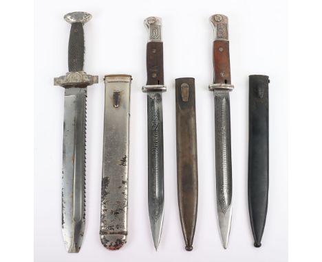 Third Reich Red Cross (D.R.K) Enlisted Mans Dagger, being an example with its original two piece grips, broken cross guard, h