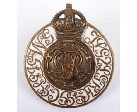 Rare George V Household Brigade Officer Cadet Battalion Cap Badge 1917-1919, circlet of white enamel with gilt edges. Within 