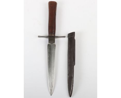 WW1 French Trench Dagger / Fighting Knife, fine example with wooden handle and securing screw to the top. Steel shaped cross 