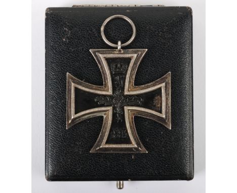 1914 Iron Cross 2nd Class in Deluxe Case of Issue, fine example of a standard 1914 Iron Cross 2nd class which has an undefine