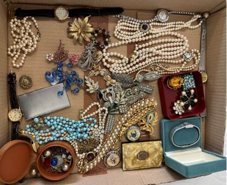 Selection of vintage and later costume jewellery 