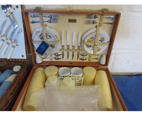 "Brexton" Picnic Hamper