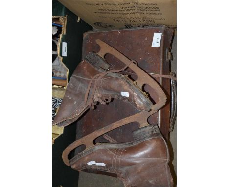 TWO PAIRS VINTAGE LEATHER ICE SKATES AND A SMALL LEATHER CASE